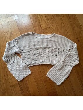 Women's Medium Beige Crochet Lace Flared Sleeve Pullover Shrug